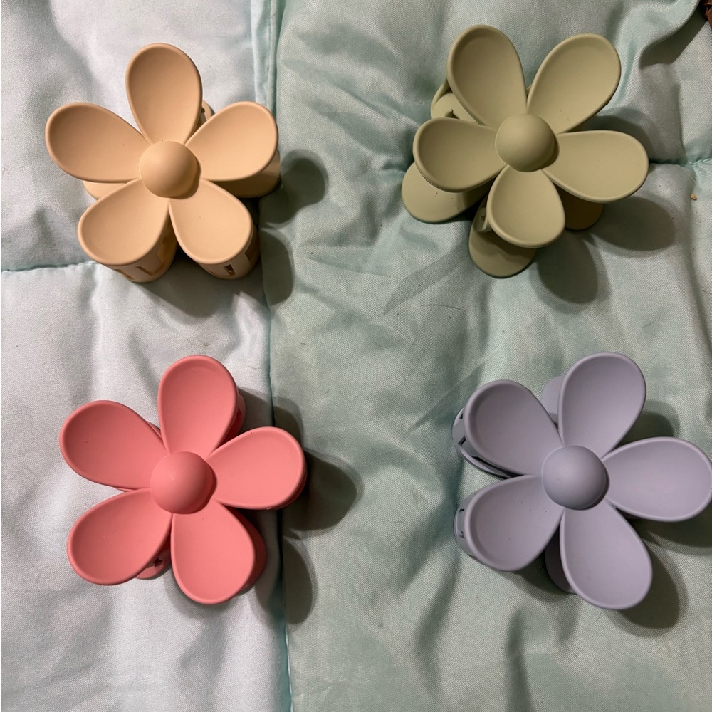 Claw clips